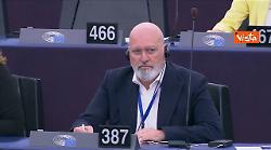 Proteste al Parlamento Ue contro rifiuto minuto silenzio per Kirk, eurodeputati battono sui banchi