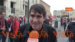 Fratoianni (Avs): "Siamo in piazza con le persone che portano avanti questo Paese"
