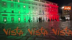 4 Novembre, Palazzo Chigi illuminato con il tricolore per la Festa delle Forze Armate