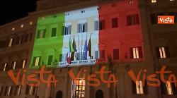 4 Novembre, Montecitorio illuminato con il tricolore per la Festa delle Forze Armate