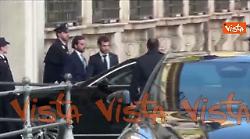 Zelensky arriva a Palazzo Chigi, in piazza gridano “Slava Ucraini"