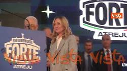 Abu Mazen arriva ad Atreju accompagnato dalla premier Meloni