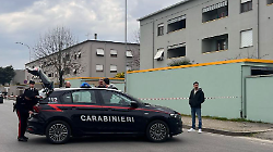 Uccise la moglie malata, la pena pu&ograve; scendere da 9 anni a 6. Strangol&ograve; la mamma (anche lei con Alzheimer): figlia in Corte d'Assise