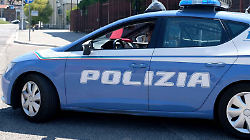 Ruba profumi da Zara, scappa ed ha un corpo a corpo con l'addetto alla vigilanza: arrestato