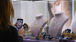 Meno gioiellerie, ma fatturato record: il paradosso dell'oro italiano. Cosa sta accadendo in Italia