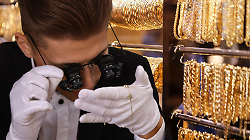 La nuova geografia dell&rsquo;oro in Italia: in 12 anni chiuse oltre 5.400 gioiellerie. Ma i miliardi aumentano. I posti di lavoro e dove si guadagna di pi&ugrave;