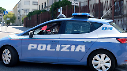 Trasforma in un inferno la vita dei genitori e danneggia il braccialetto elettronico: arrestato quarantenne