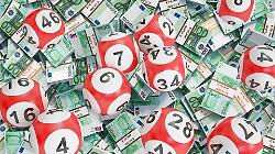 Superenalotto, i numeri di oggi, gioved&igrave; 2 aprile. Caccia al jackpot da sogno