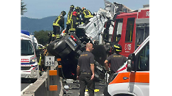 Inferno in A1, tre morti perch&eacute; guidava il tir e faceva video col cellulare: verso il processo al camionista. Cosa &egrave; la "colpa cosciente"