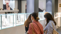 Conto alla rovescia per Oroarezzo: le nuove strategie e il futuro della filiera. Ecco i piani per il settore orafo