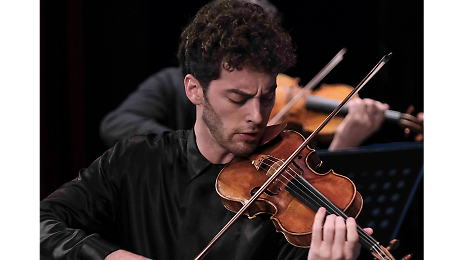 Zanon tra i protagonisti della cerimonia di apertura dei Giochi Olimpici: il palco globale per il violino del direttore della Stagione Artistica Aretina