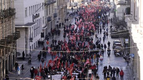 Marzo mese degli scioperi. Servizi a rischio su trasporti, scuola, servizi pubblici e traffico aereo. Il calendario