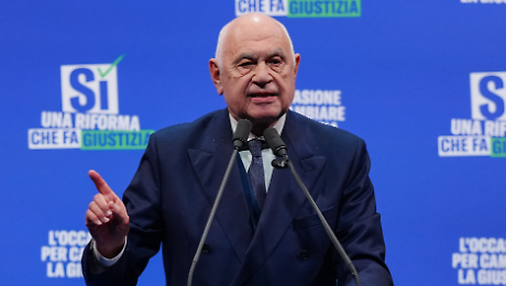 Il ministro Nordio al'Hotel Minerva per spiegare perch&eacute; votare S&igrave; al referendum. L'incontro con i cittadini