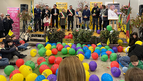 In migliaia alla Festa dei bambini Calcit tra gioco e scuola di vita: salute, beneficenza e Saracino baby