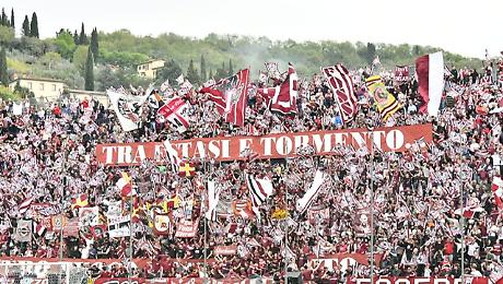 Arezzo-Torres per la B: oggi il Comitato per l'ordine e la sicurezza. Ampliamento della Sud