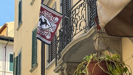 Bandiere sui balconi