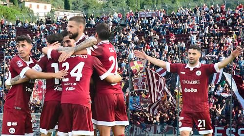 Il 2025 del Cavallino, un anno in altalena. Cosa &egrave; accaduto mese per mese. E ora caccia alla serie B