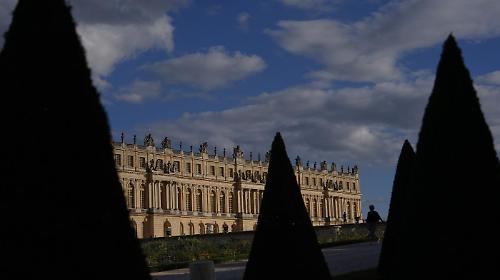 Le 7 curiosit&agrave; sulla reggia di Versailles: nata come padiglione di caccia, la mano di Rockefeller e quanta acqua utilizzata per le fontane