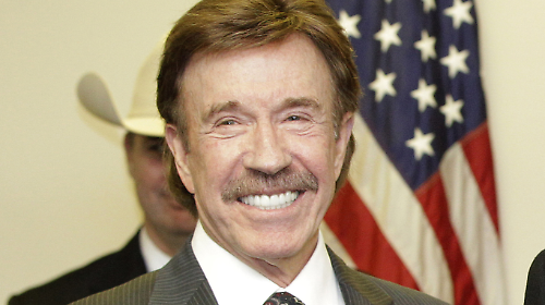 Morto Chuck Norris, aveva 86 anni. Addio all'attore star delle arti marziali e icona di Hollywood