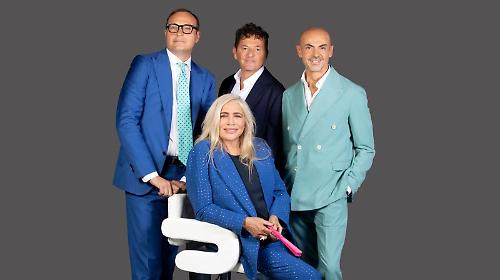 Claudio Bisio a Domenica In: anteprime, musica e grandi ospiti stasera sul Nove