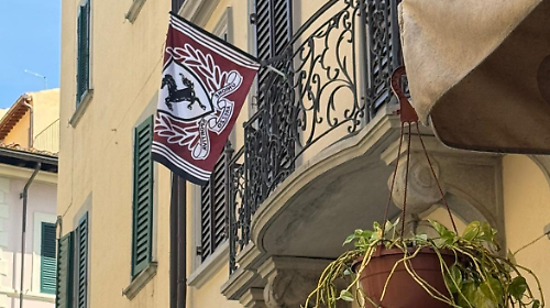 Bandiere sui balconi