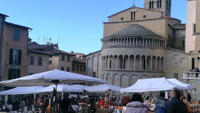 La Fiera Antiquaria si allunga di un giorno a maggio