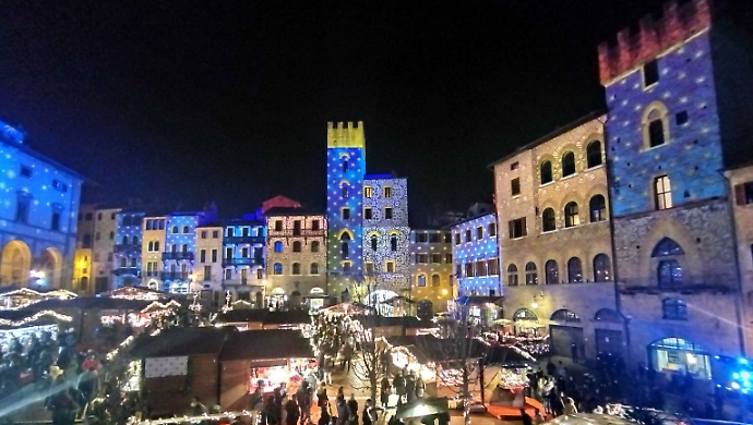 Città del Natale, è iniziato il conto alla rovescia. Si parte il 15 novembre. Appuntamento con i Mercatini e la ruota panoramica