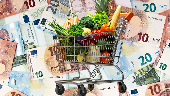 Stangata da 700 euro per le famiglie. Nel 2026 i prezzi aumenteranno ancora