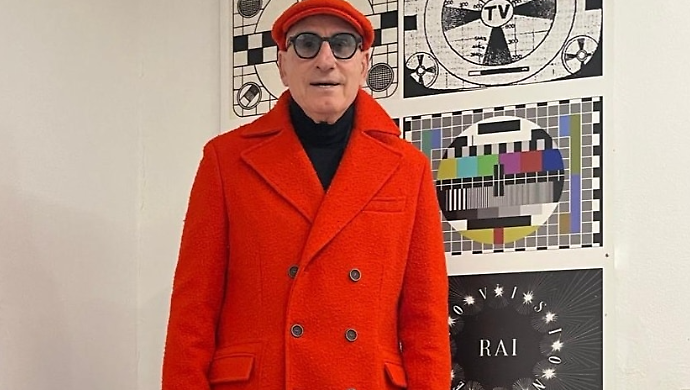 Ciccio Graziani con il cappotto del Casentino