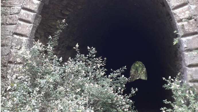 Una delle gallerie del vecchio trenino