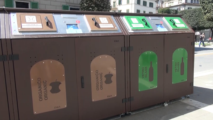 Rivoluzione rifiuti: ecco i nuovi cassonetti nel centro storico. Cosa cambia