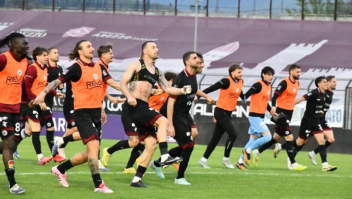 L'Arezzo sotto la Curva