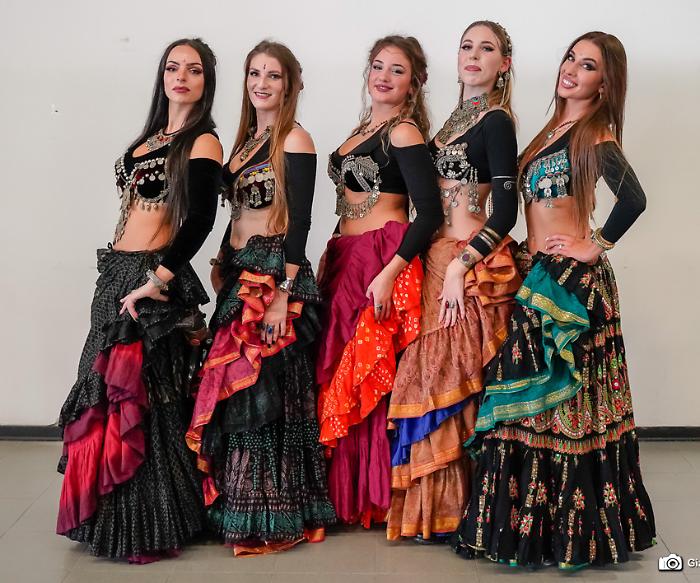 Ballerine di danza tribale, il successo internazionale delle 6 giovani ragazze umbre