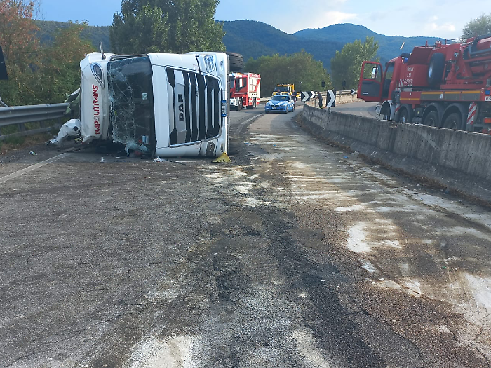 Camion ribaltato