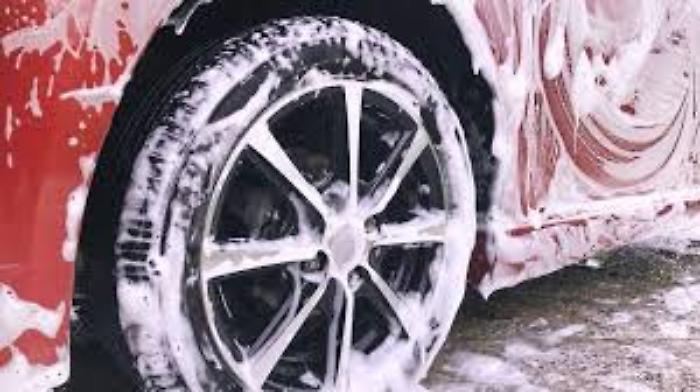 Infortunio all'autolavaggio