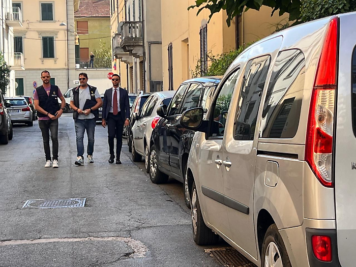 Arezzo, prendeva pensione della mamma morta da mesi: figlia indagata anche per truffa
