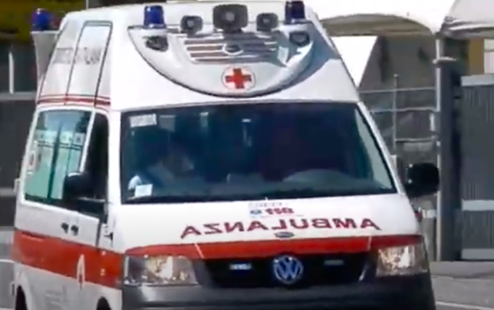 Sansepolcro, incidente sul lavoro: colpito al volto da un gancio, grave operaio