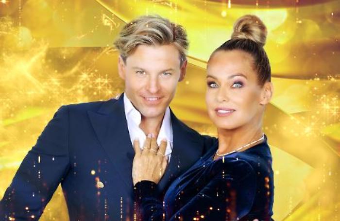 Sonia Bruganelli, chi &egrave;: la separazione da Paolo Bonolis e la relazione con Angelo Madonia. Quando il primo bacio in tv?