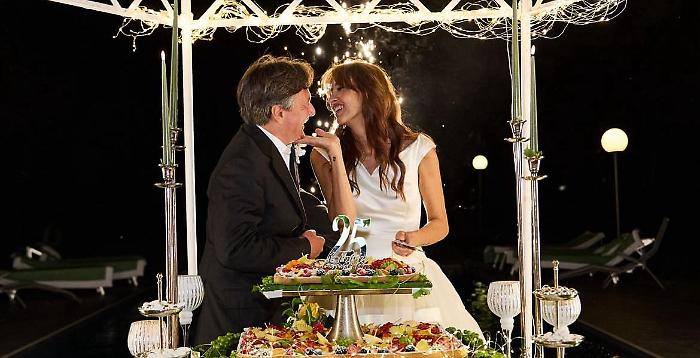 Fabio Caressa e Benedetta Parodi, la coppia pi&ugrave; longeva della tv: "Ecco il nostro segreto". Come si sono conosciuti