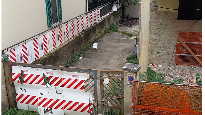 Arezzo, vendono casa in via Filzi per colpa del cantiere e del degrado