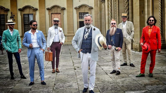 Arezzo, una vita da Dandy: Augusto Ferretti e i suoi 40 mila follower.  Il movimento, Alessio Ginestrini, Stefania Severi e i days della solidarietà
