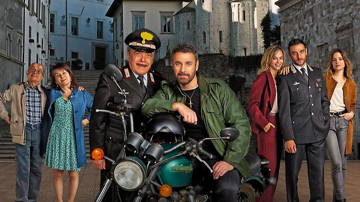 Don Matteo 14 stasera in tv gioved&igrave; 12 dicembre su Rai 1. Martina &egrave; incinta? Trama e anticipazioni dell'ottava puntata