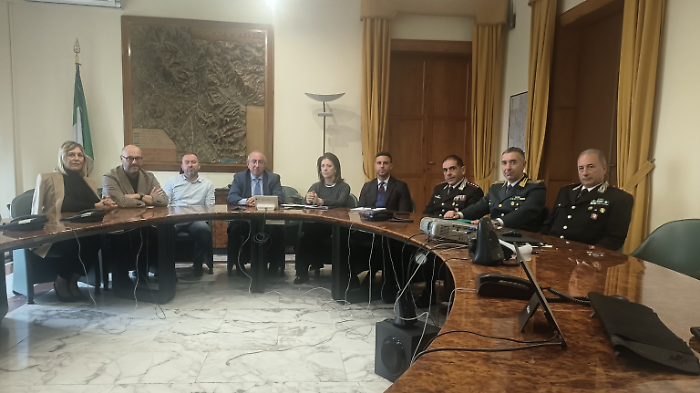 Arezzo, più pattuglie per fermare l'ondata di furti alle aziende orafe. Vertice in prefettura con consulta e forze dell'ordine