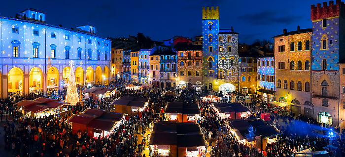 Arezzo Città del Natale: Scopri la Casa di Babbo Natale nella Fortezza Medicea!