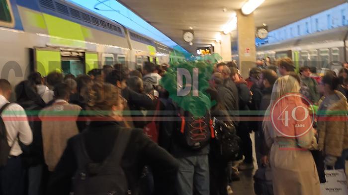 Sciopero dei treni, ritardi e cancellazioni per i pendolari aretini. E non finisce qui: partono i lavori sull'AV