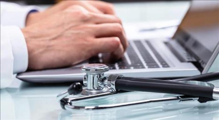 Arezzo, aspetta 21 mesi per una visita dermatologica. La Asl risponde