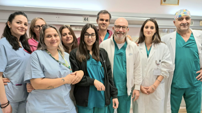 Record di nascite in ospedale ad Arezzo: 20 bambini in 24 ore, non era mai successo. E il trend 2024 è in crescita