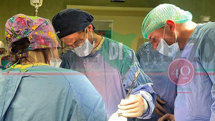 Donna operata d'urgenza per rimuovere una massa di tre chili. Super intervento alla Gruccia