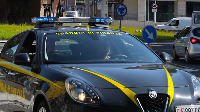 Nell'azienda agricola 15 lavoratori in nero su 25 dipendenti: maxi sanzione da 30 mila euro