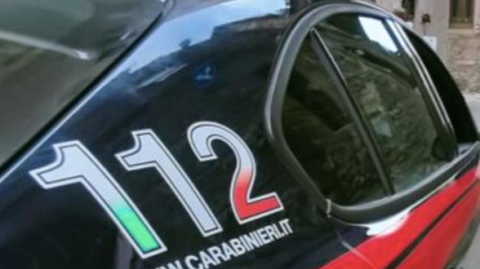 Hashish e cocaina nel bomber e nel comò, arrestato spacciatore